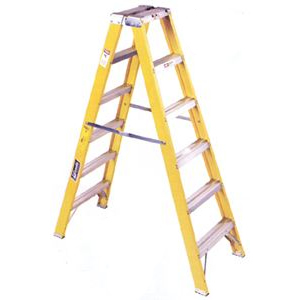 ESCALERA TIPO TIJERA 6'(2F) F/V (250 LBS) CAT. NO. FM2006