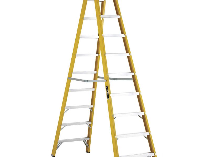 ESCALERA TIPO TIJERA 10'(2F) F/V (250 LBS) CAT. NO. FM2010